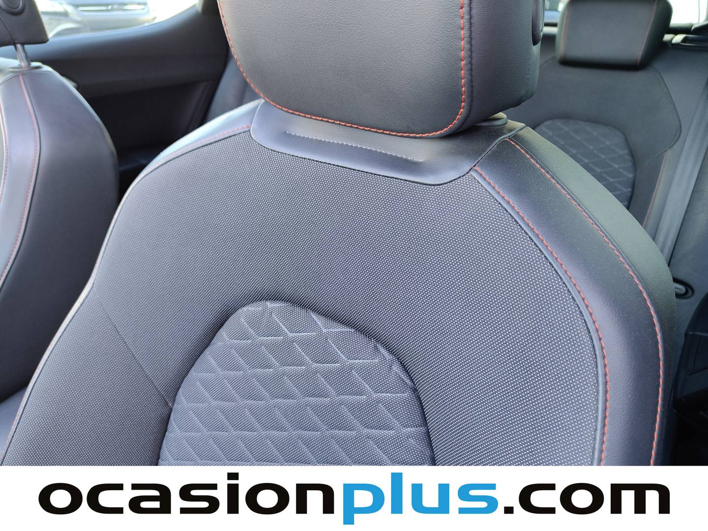 Equipamiento del Seat León SEAT León 1.5 eTSI S&S FR Go L DSG (150 CV)