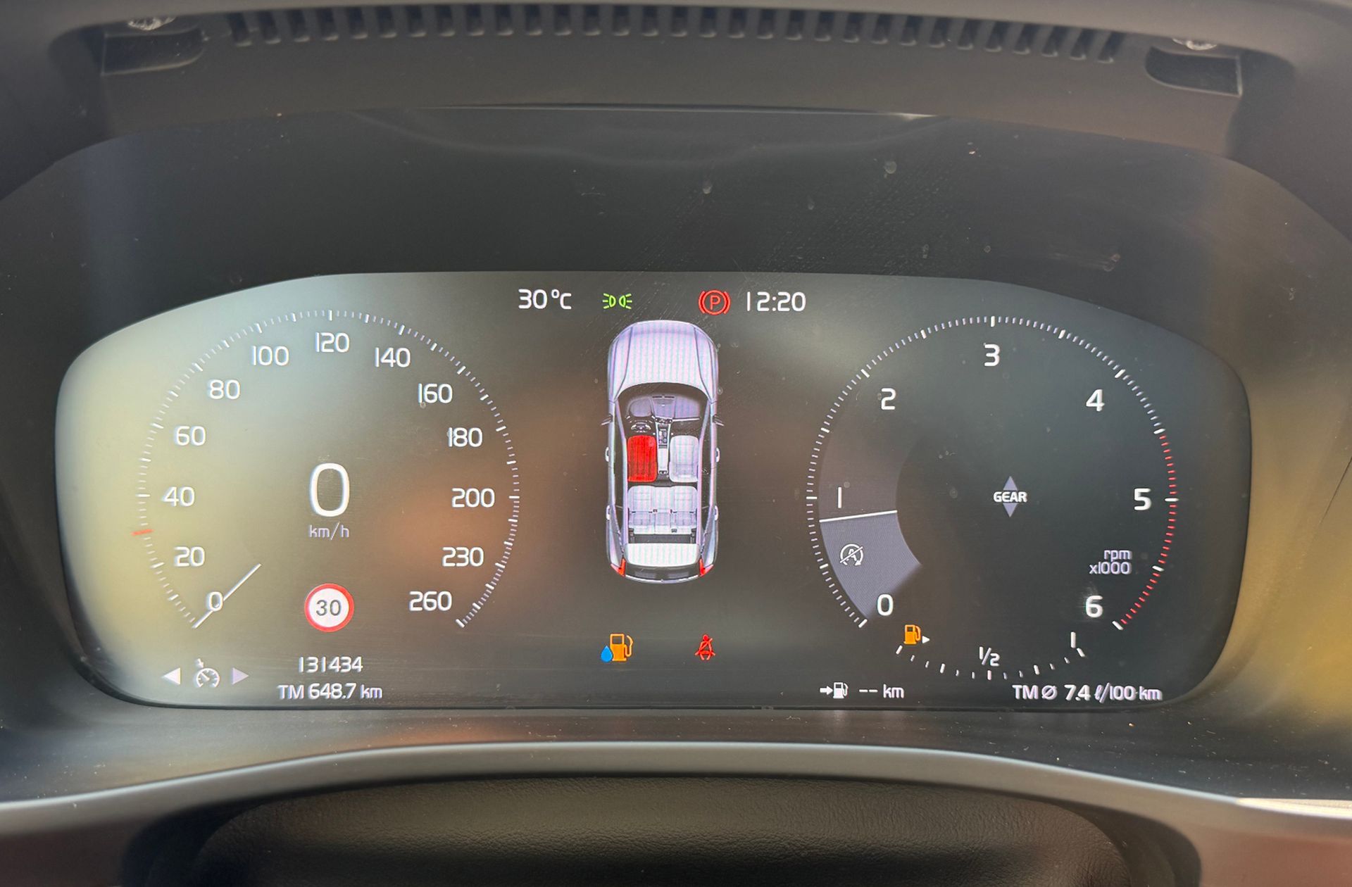 Volvo XC40 D3 Momentum - foto 22