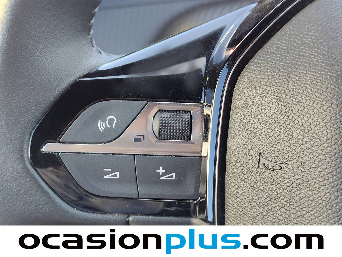 Peugeot 2008 Peugeot 2008 Allure Hybrid eDCS6 (145 CV) seminuevo
