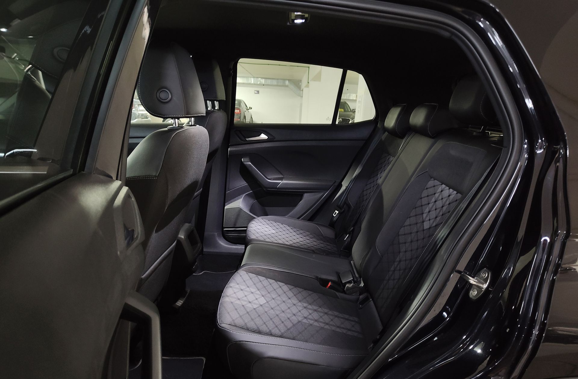 Volkswagen T-Cross R-Line 1.0 TSI DSG - foto 12