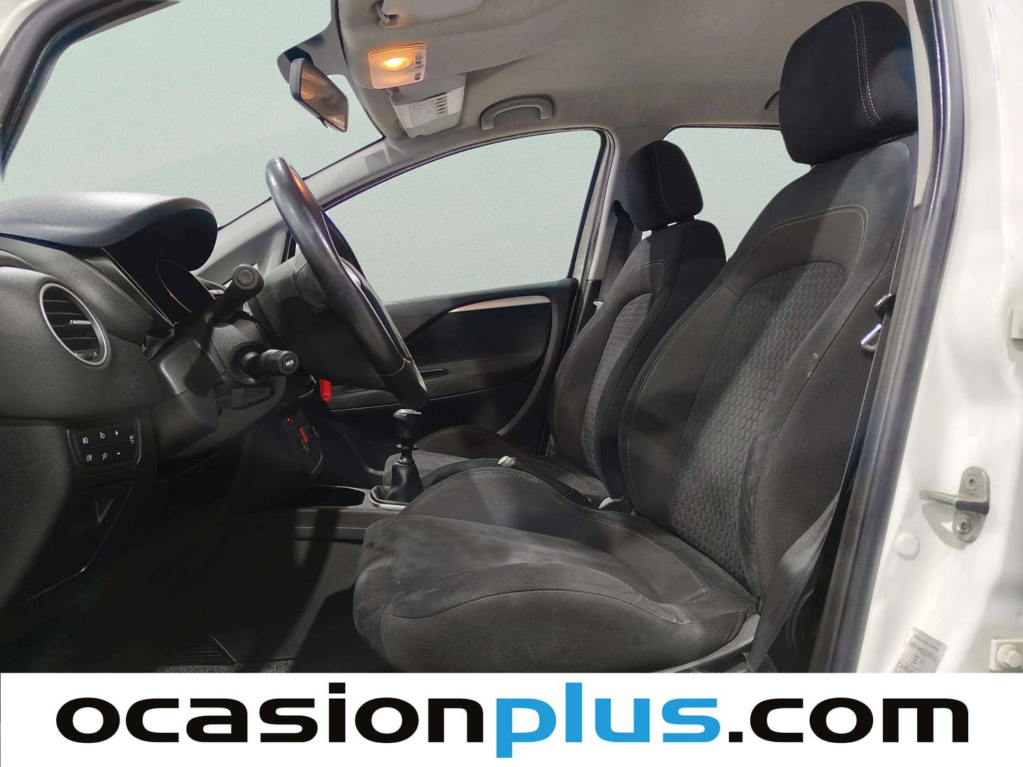 Foto asientos delanteros Fiat Punto Fiat Punto 1.4 S&S Easy (77 CV)
