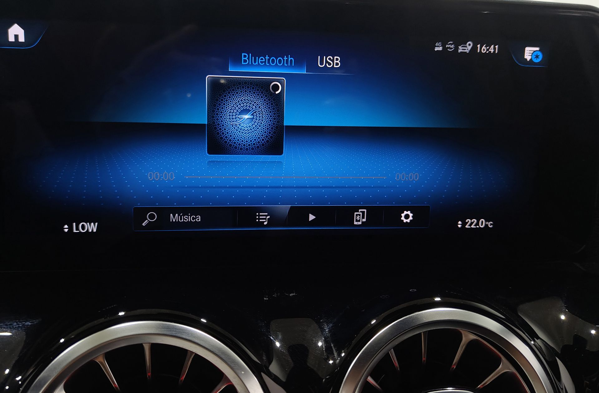 Mercedes-Benz GLA 200 d Pack AMG - foto 35