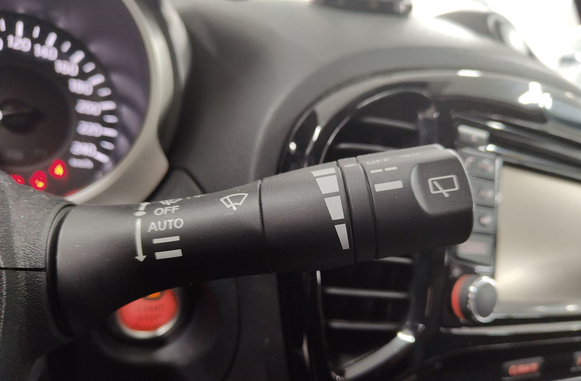 Nissan Juke G N-Connecta CVT - foto 30