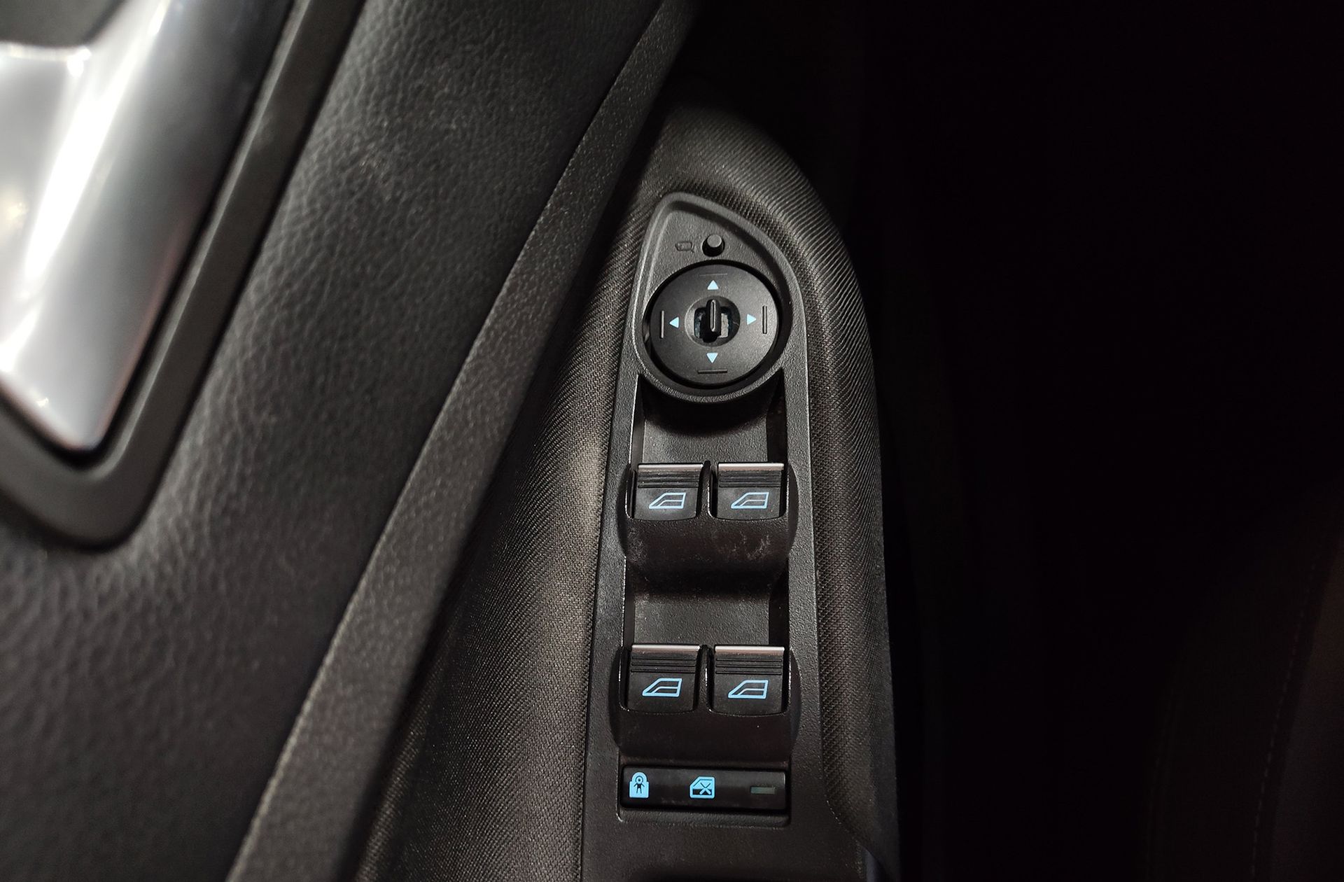 Ford C-Max 1.0 EcoBoost Titanium - foto 39