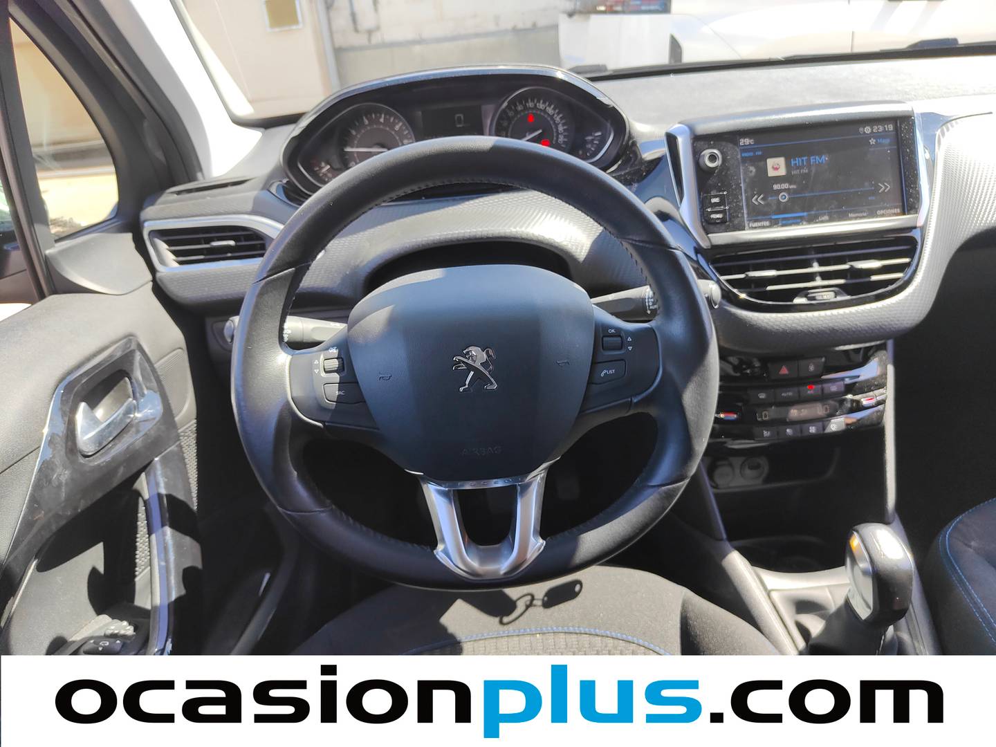 Peugeot 208 Peugeot 208 PureTech Signature (82 CV) manual