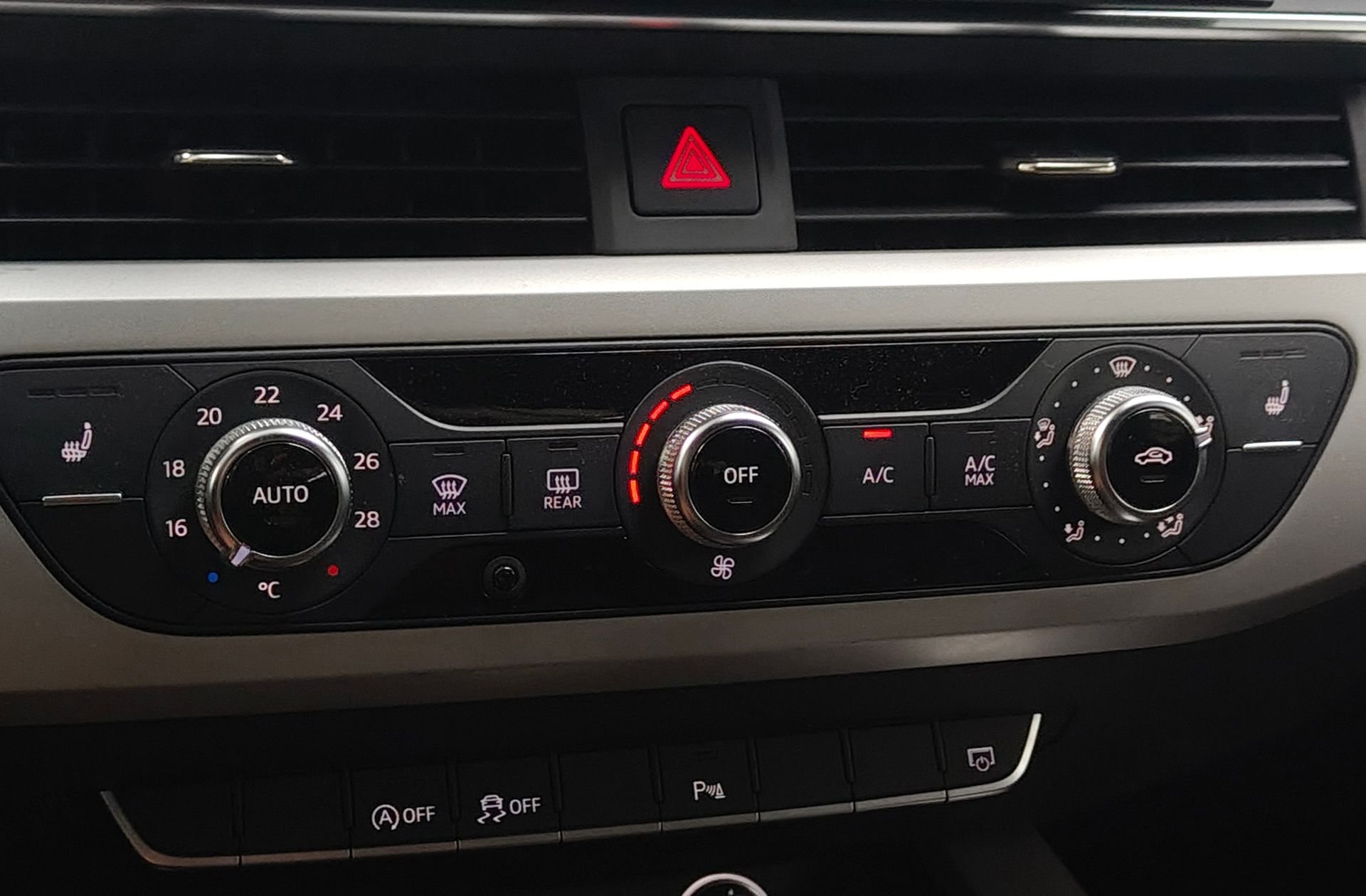 Audi A4 Avant Advanced 35 TDI S tronic - foto 34