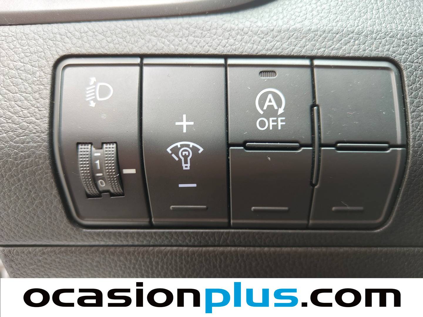 Equipamiento del Hyundai i30 Hyundai i30 1.4 MPI BlueDrive Go! (100 CV)