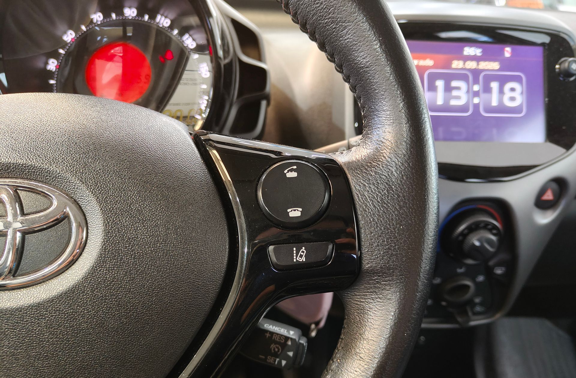 Toyota Aygo 1.0 70 x-play - foto 27