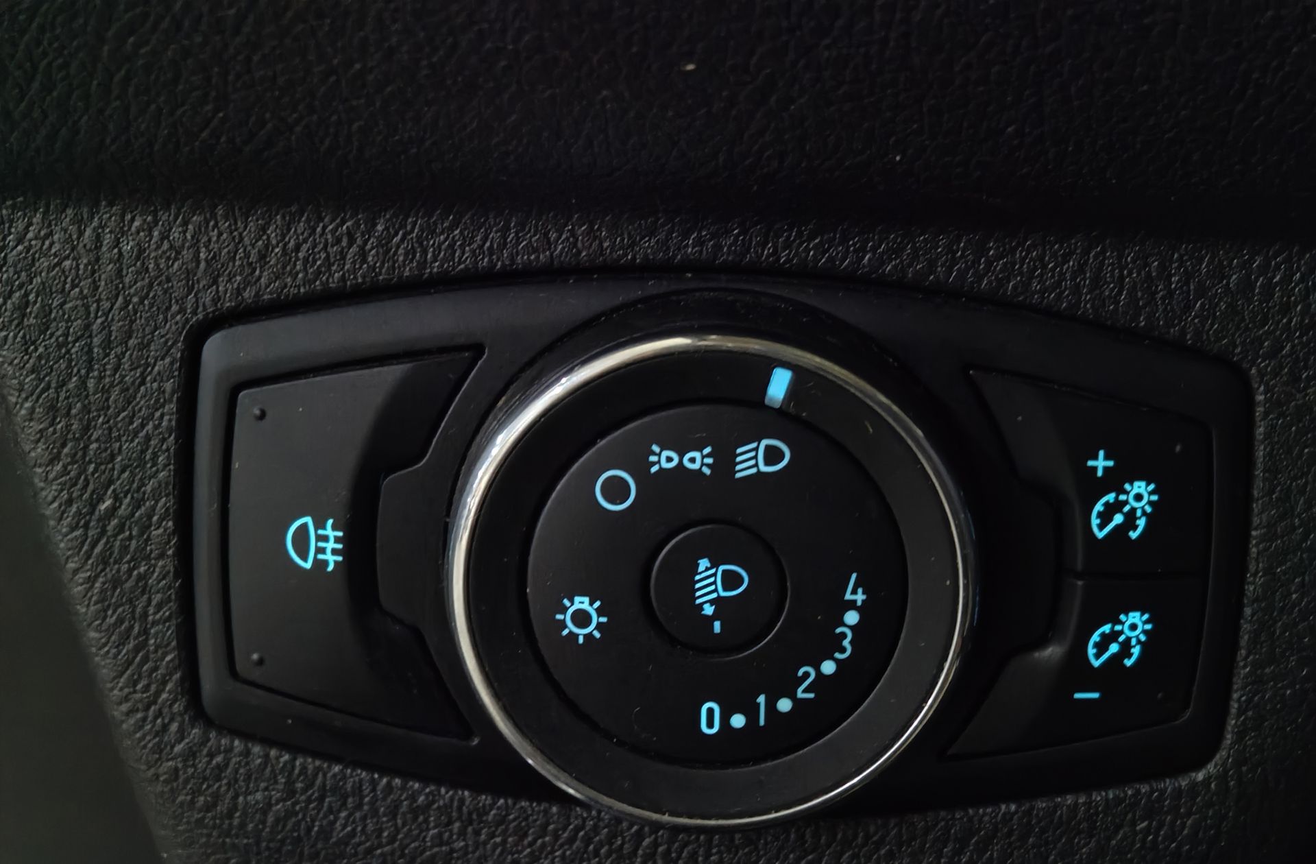 Ford Tourneo Courier 1.5 TDCi Ambiente - foto 18