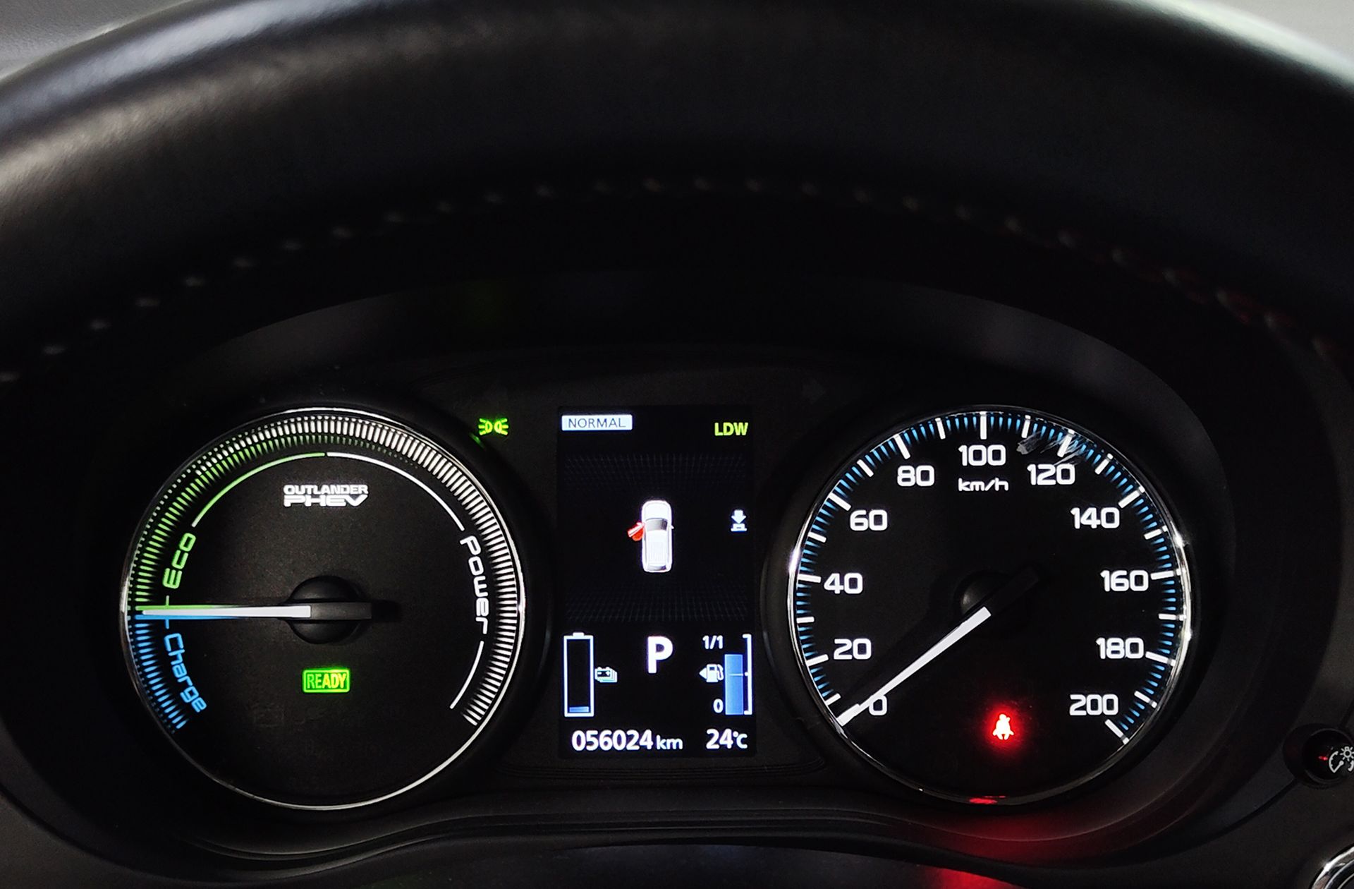 Mitsubishi Outlander 2.0 PHEV Kaiteki 4WD - foto 32