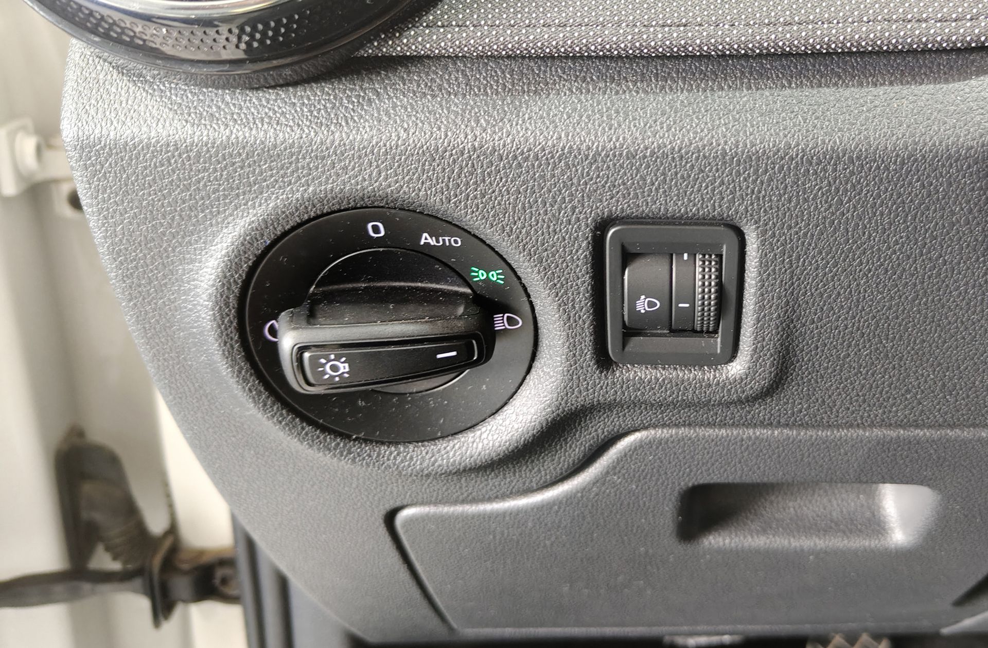 Škoda Fabia 1.0 TSI Ambition - foto 21