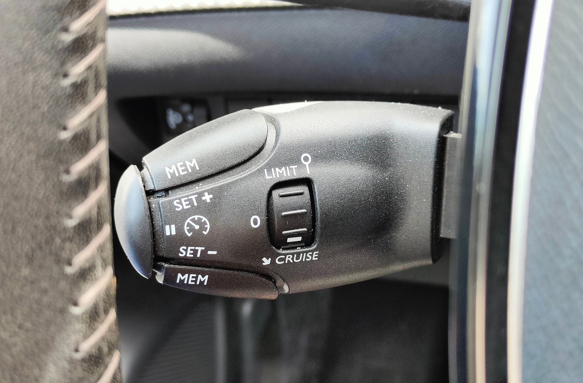 Peugeot 208 PureTech 75 Active - foto 27