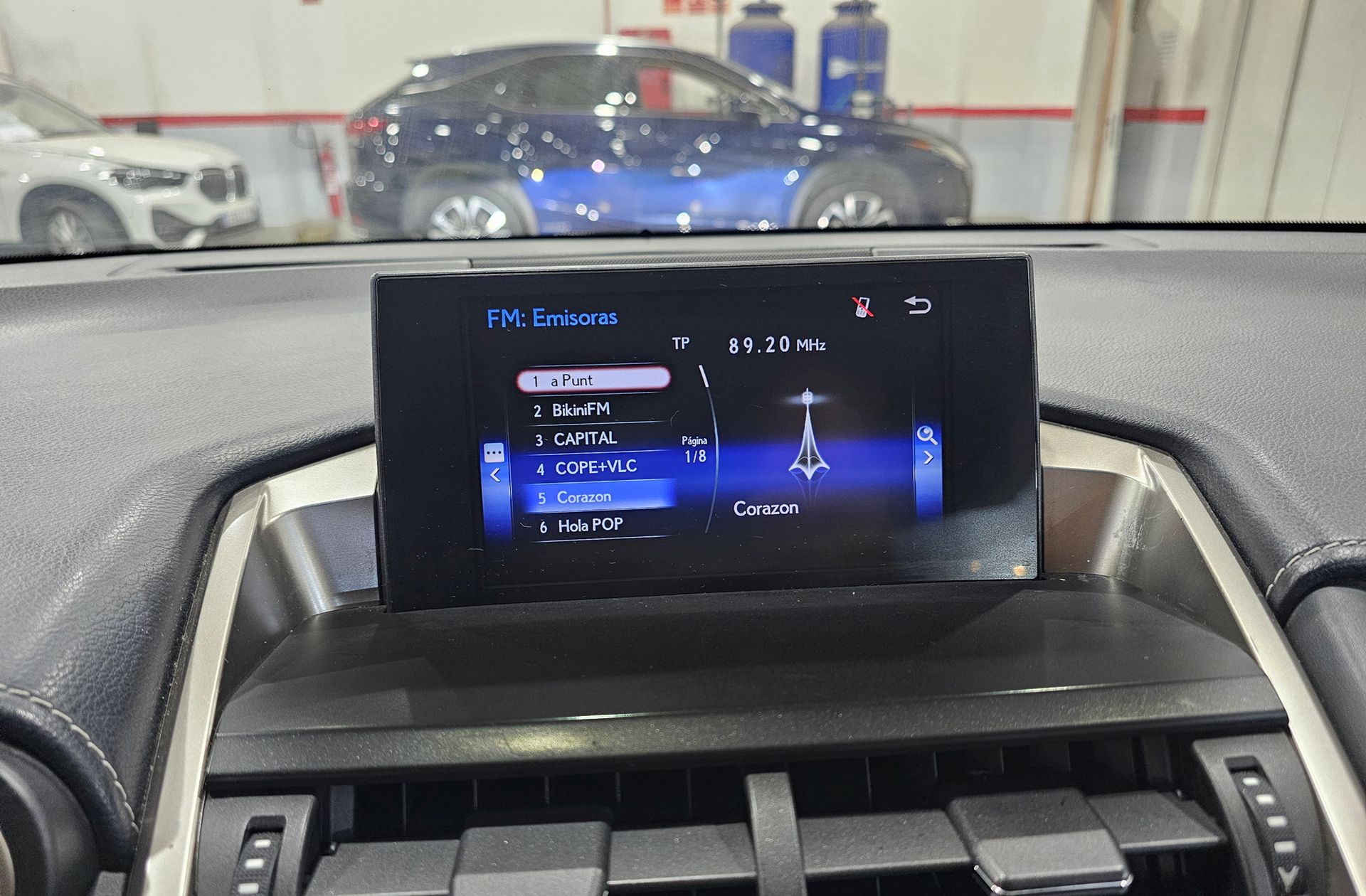 Lexus NX 300h Corporate 2WD - foto 36