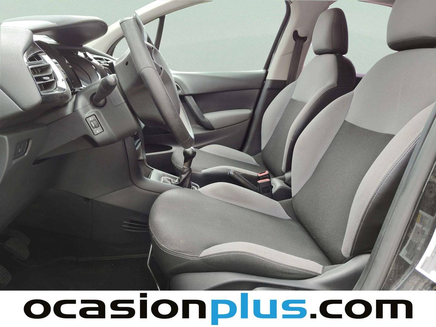 Foto asientos delanteros Citroën C3 Citroën C3 PureTech 82 Tonic (82 CV)