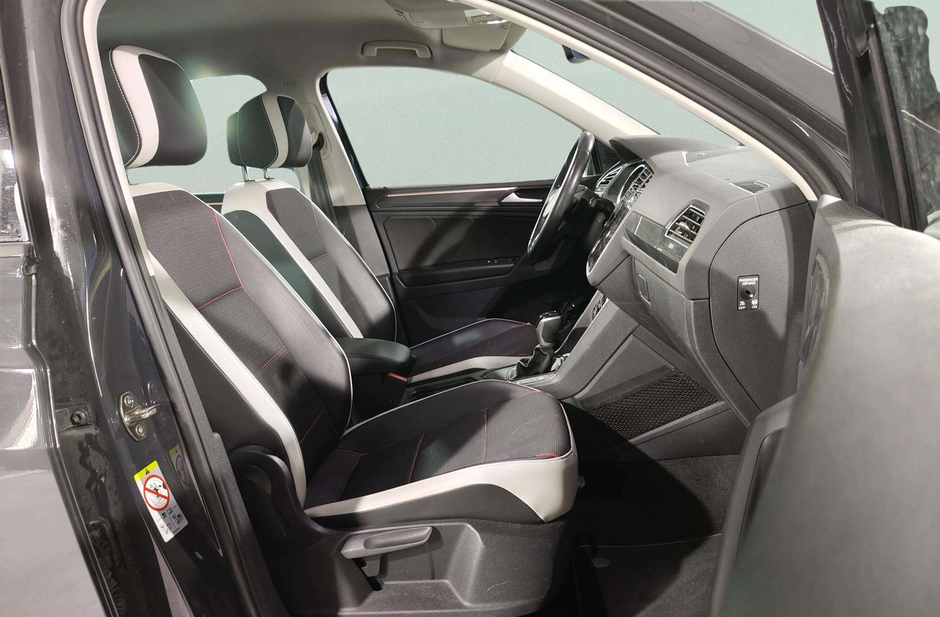 Volkswagen Tiguan Urban Sport 2.0 TDI DSG - foto 22