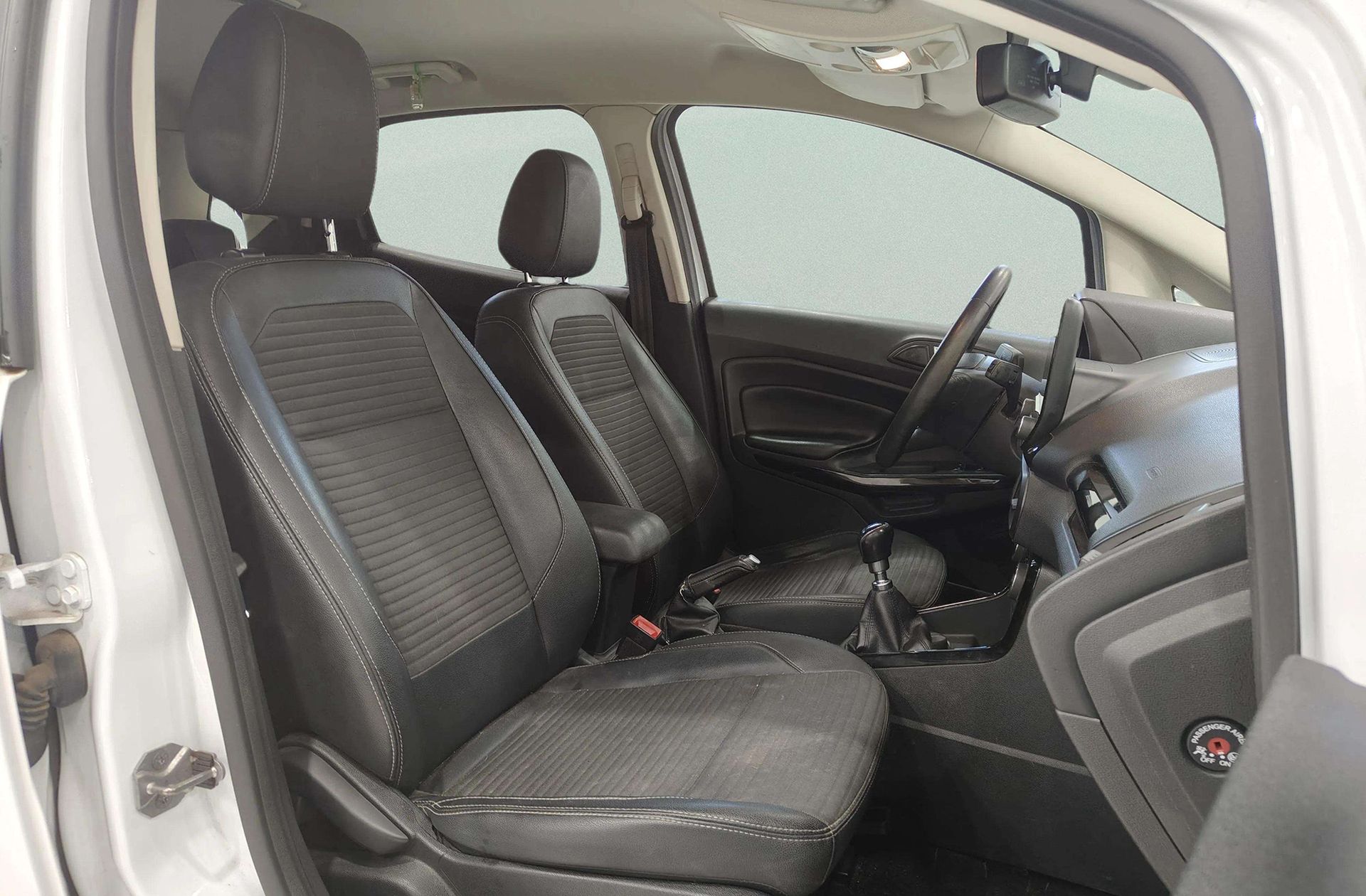 Ford EcoSport 1.0T EcoBoost Titanium - foto 17