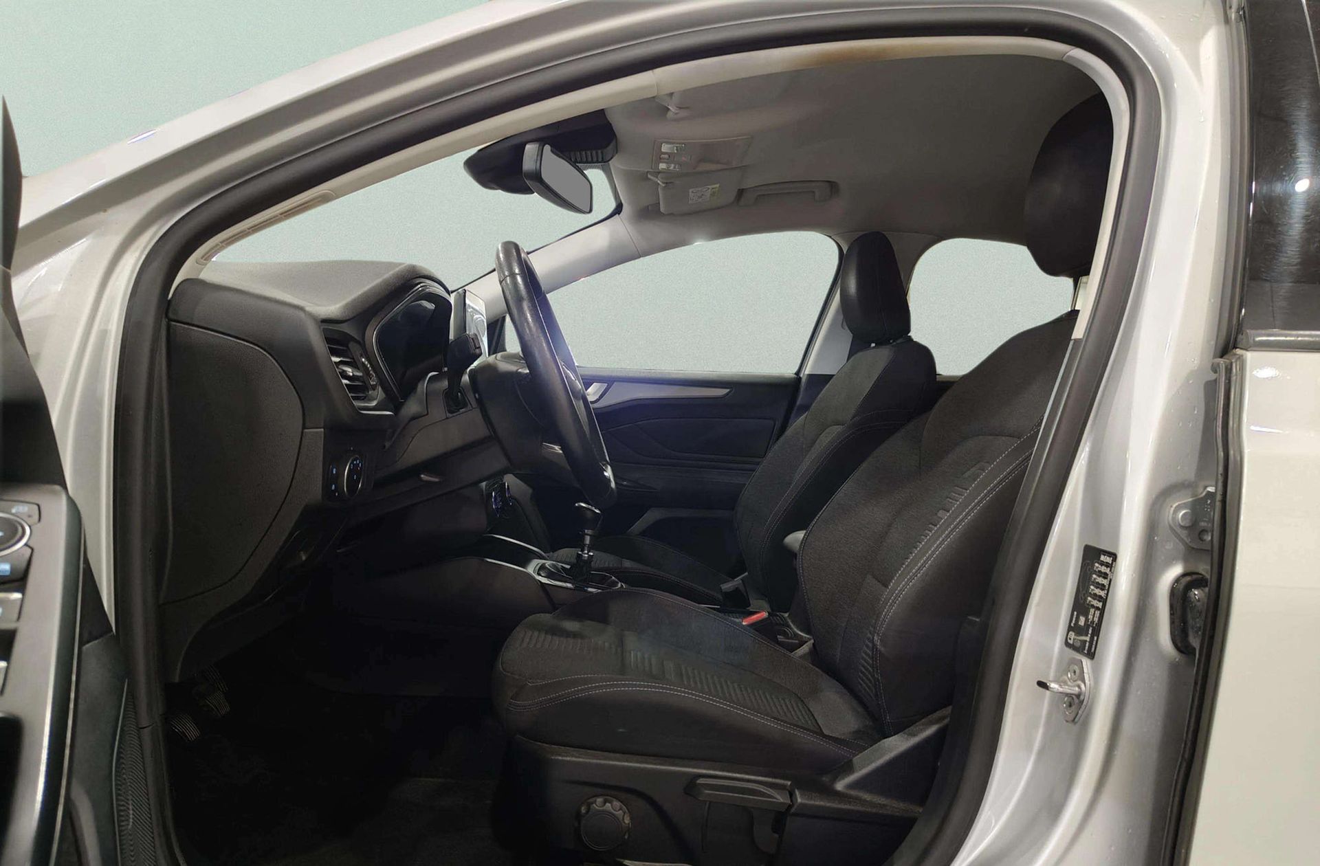 Ford Focus 1.0 EcoBoost Active - foto 12