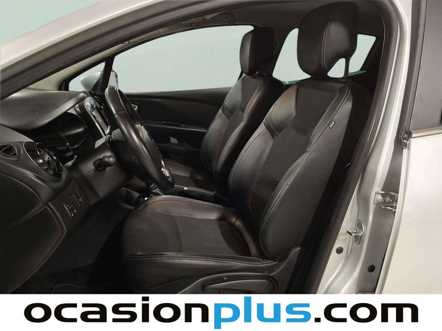 Foto asientos delanteros Renault Clio Renault Clio Zen dCi (90 CV) EDC