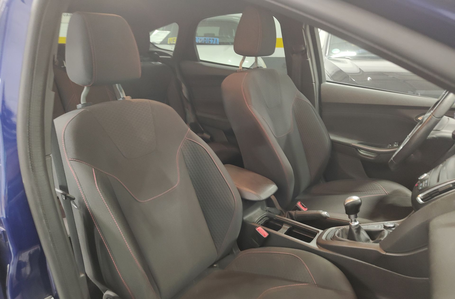 Ford Focus 1.0 EcoBoost ST-Line - foto 16
