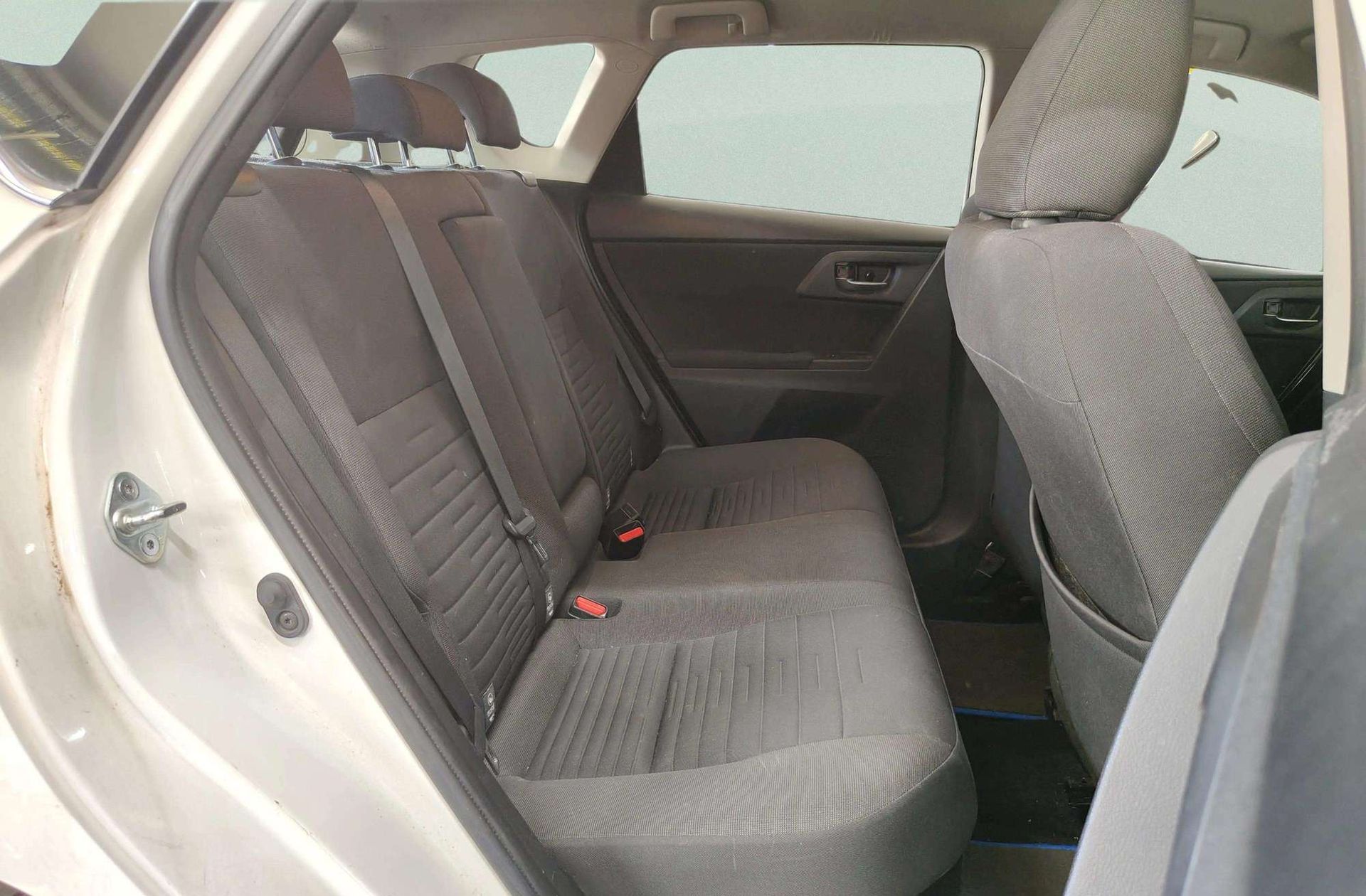 Toyota Auris 140H Hybrid Active - foto 14