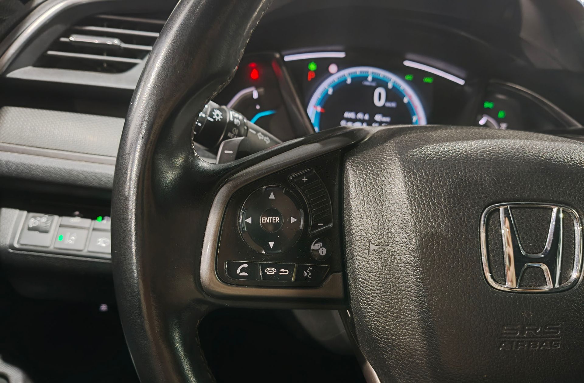 Honda Civic 1.0 I-VTEC Elegance CVT - foto 24