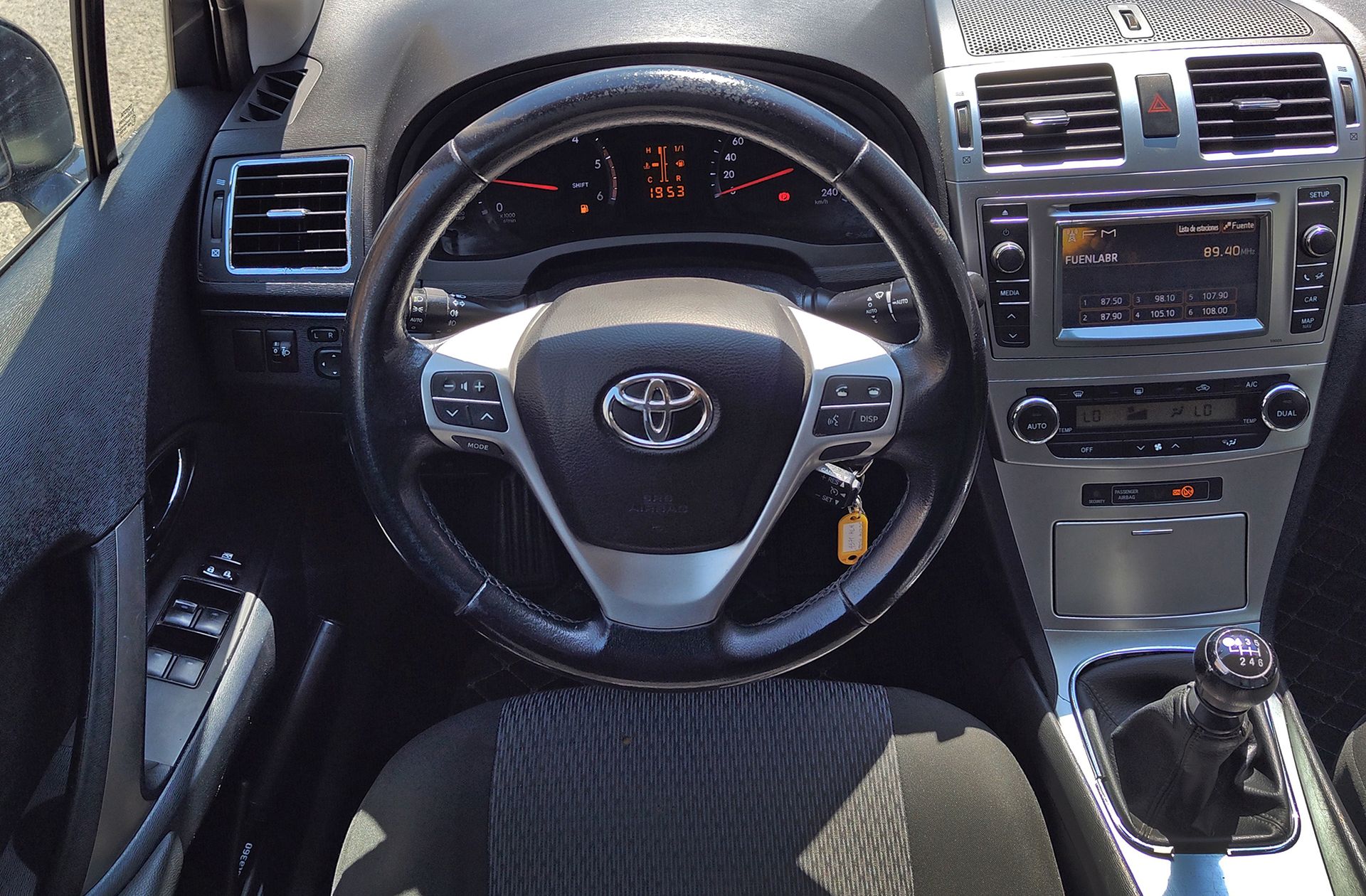 Toyota Avensis 120 D Advance - foto 17