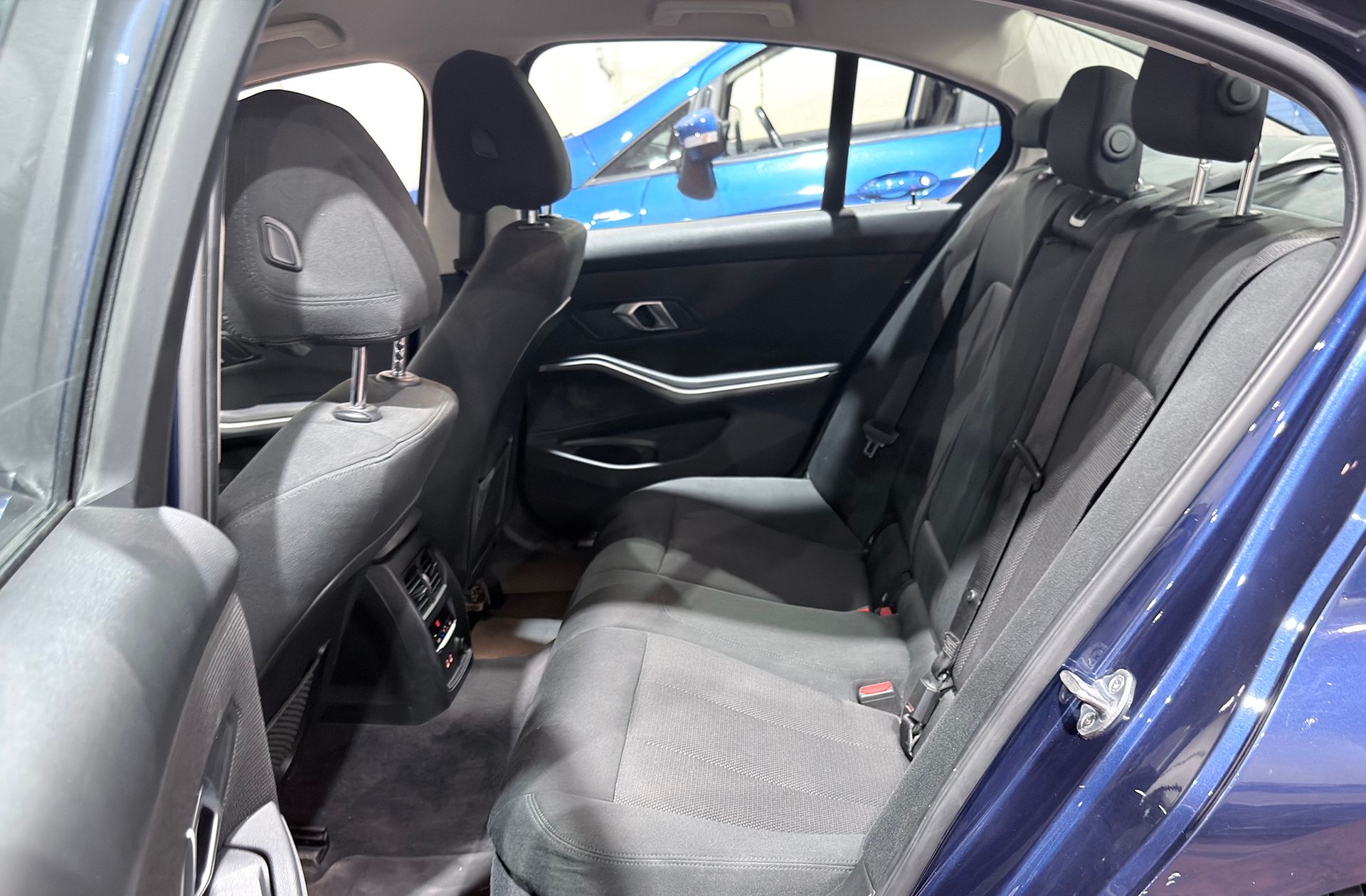 BMW Serie 3 318d - foto 12