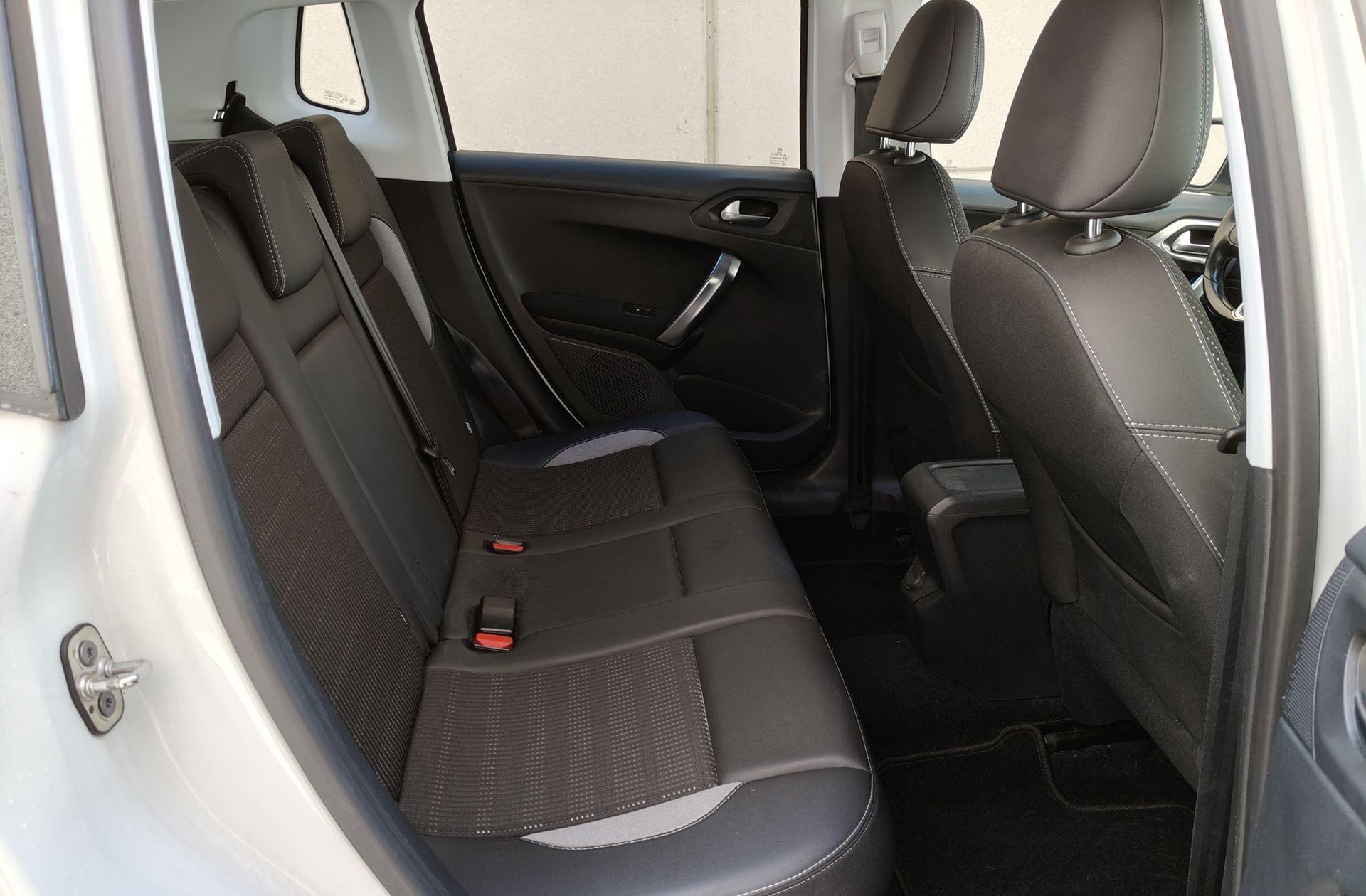 Peugeot 2008 PureTech 130 Allure - foto 16