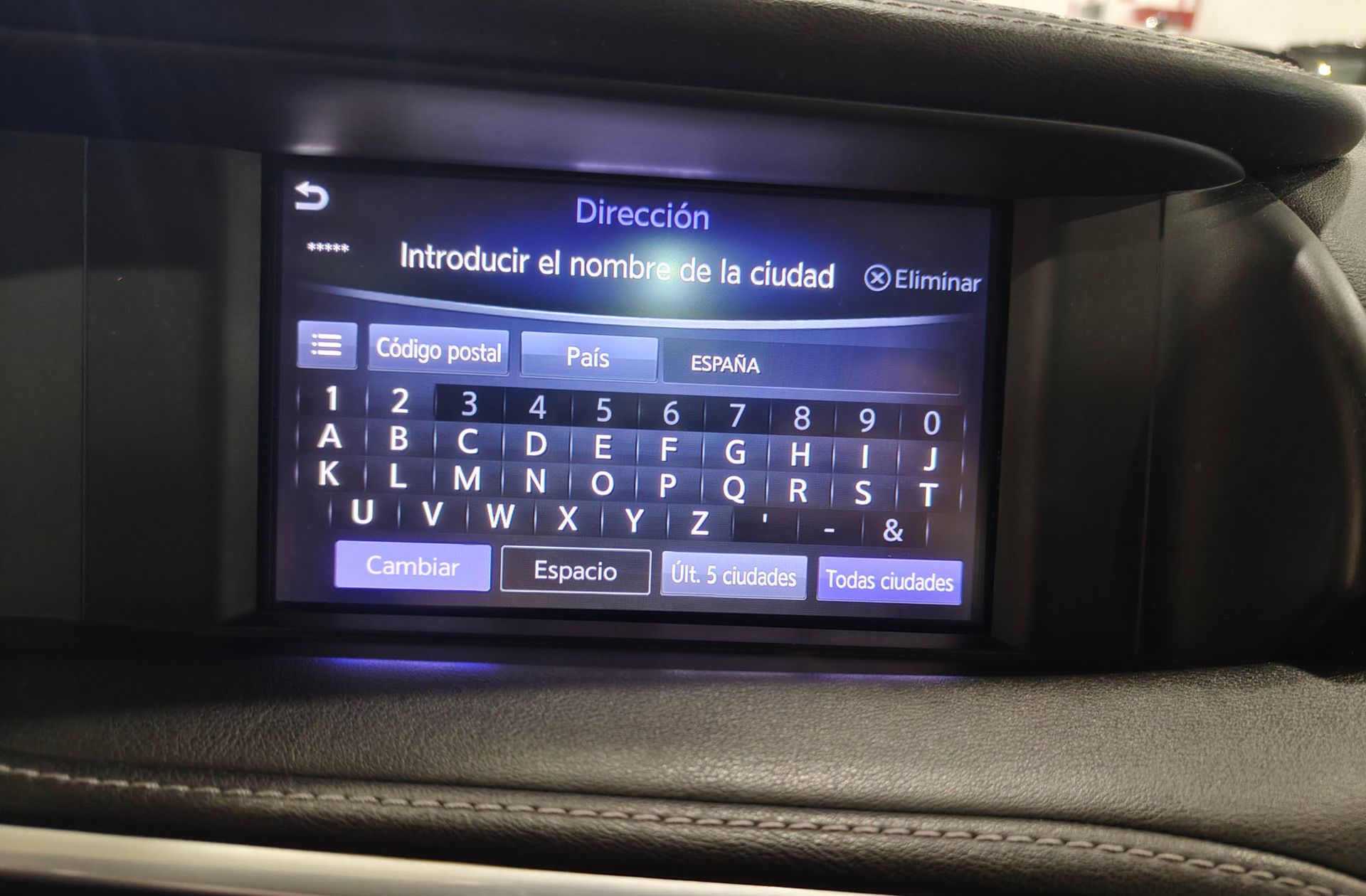 Infiniti QX30 2.2D Premium AWD 7DCT - foto 8