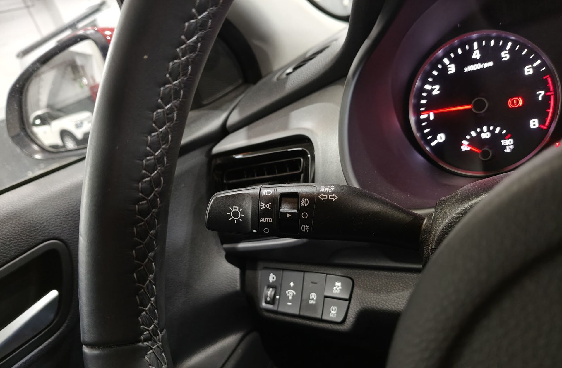 Kia Stonic 1.0 T-GDi MHEV Drive iMT - foto 23