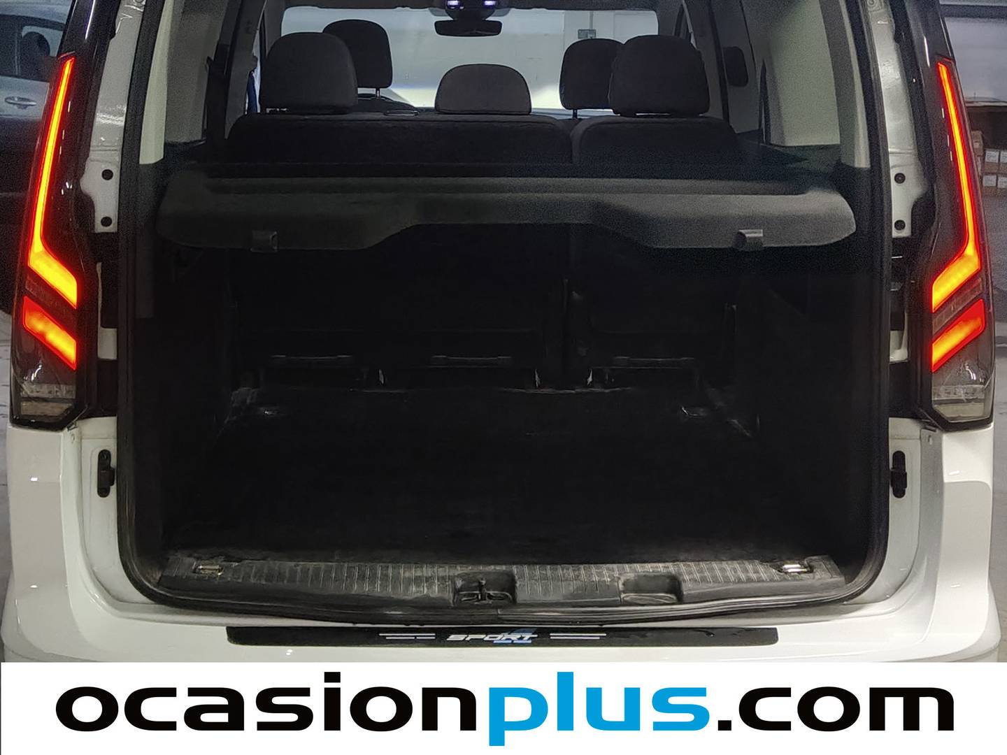 Foto Ford Grand Tourneo Connect Ford Grand Tourneo Connect 1.5 Ecoboost Titanium  (114 CV)