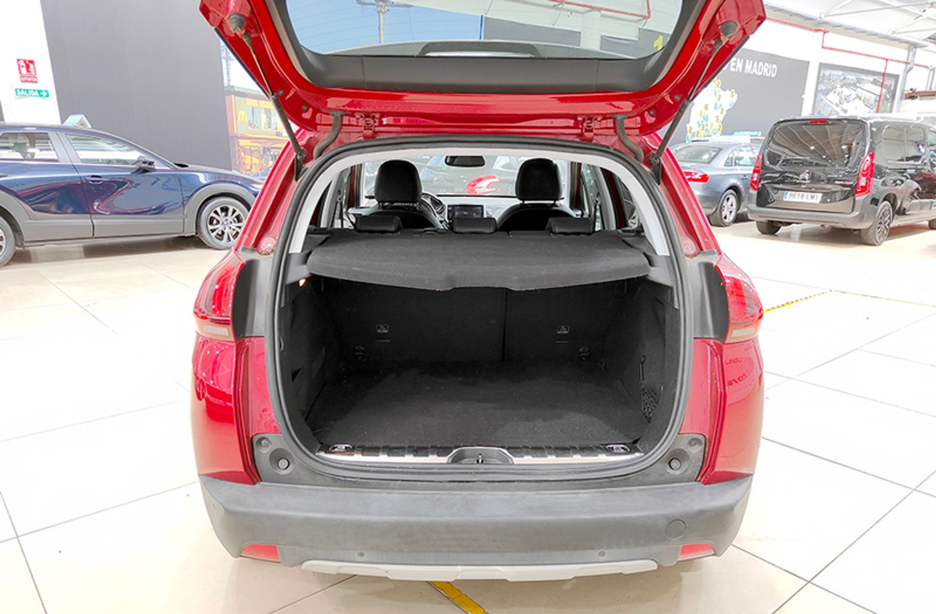 Peugeot 2008 BlueHDi 120 Allure - foto 17