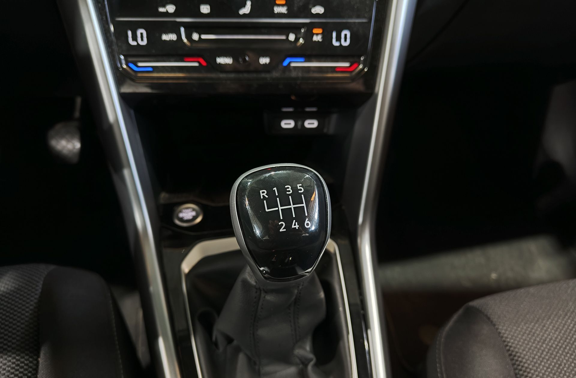 Volkswagen T-Roc "Más" 1.0 TSI - foto 5