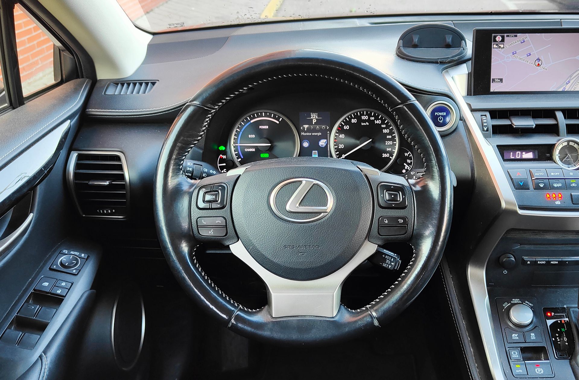 Lexus NX 300h Business 2WD - foto 34
