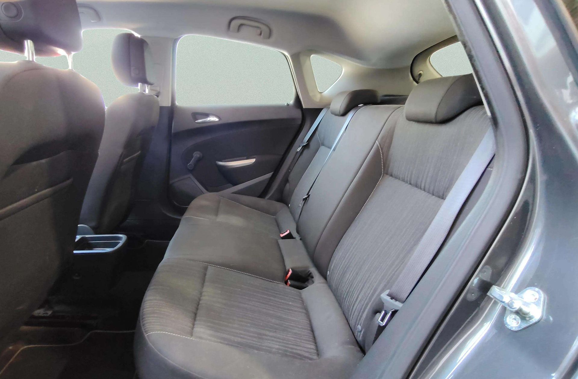 Opel Astra 1.4 Enjoy - foto 9
