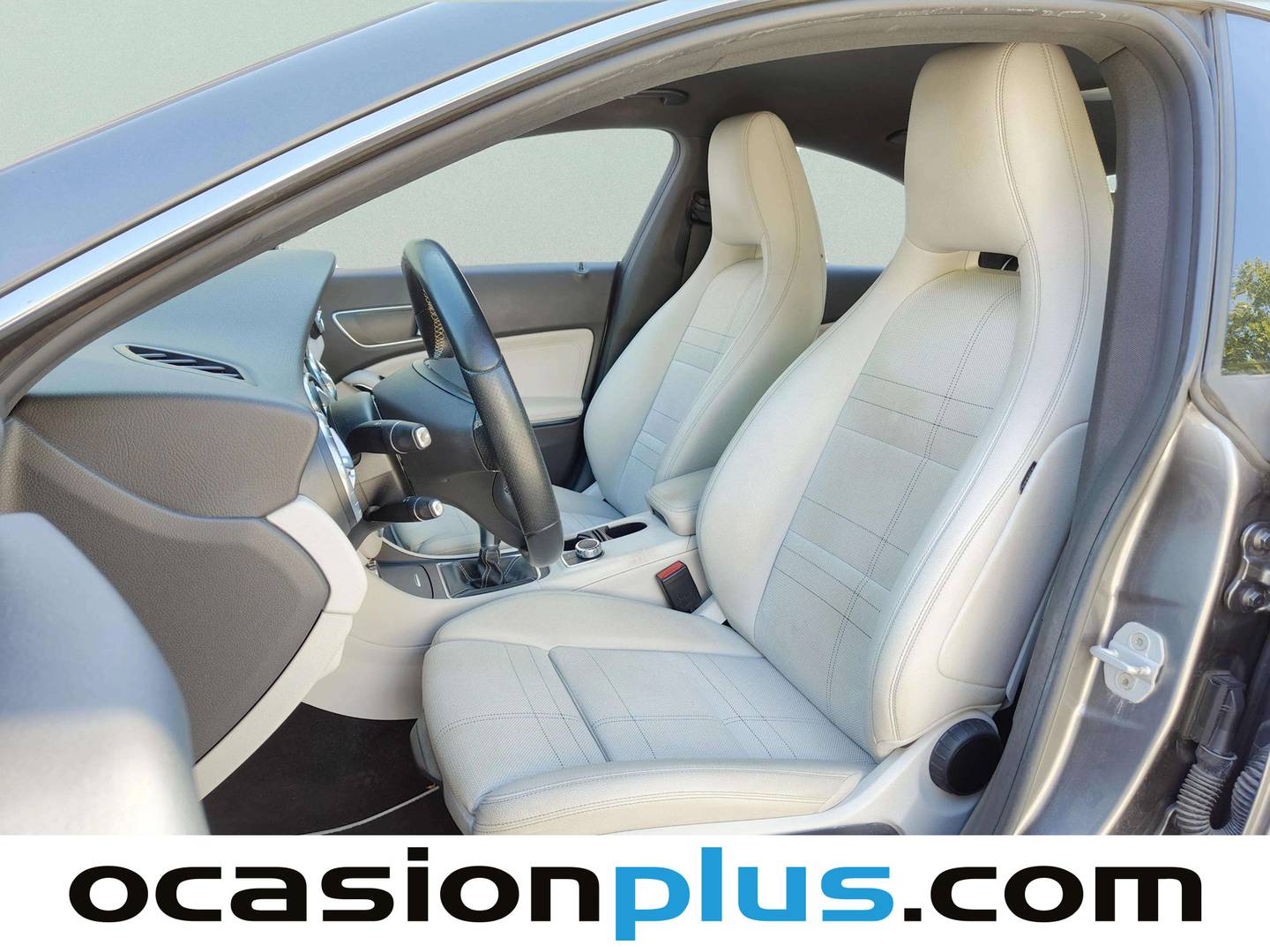 Foto asientos delanteros Mercedes CLA Mercedes CLA 200 (156 CV)
