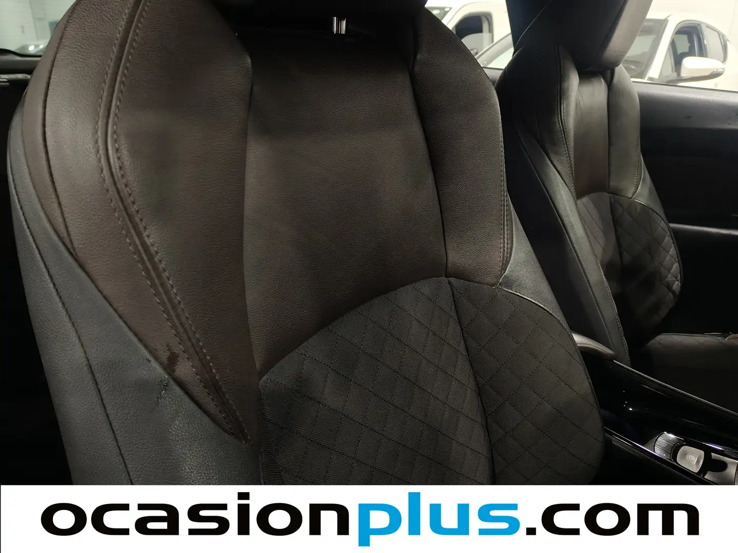 Foto Toyota C-HR Toyota C-HR 1.8 125H Advance (122 CV)