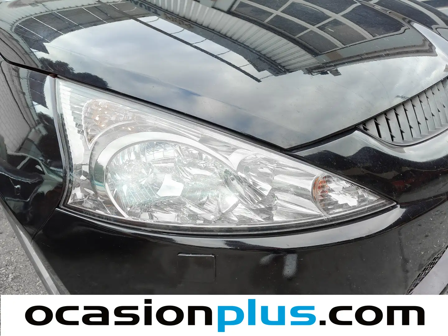 Foto Mitsubishi Grandis MITSUBISHI Grandis 2.0 DI-D Intense Plus (136 CV) 7 Plazas