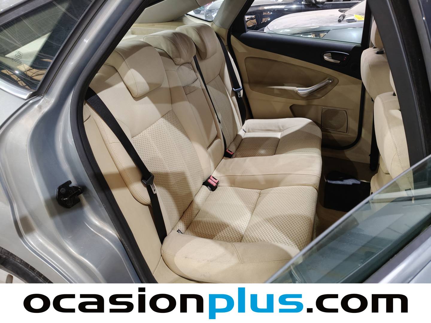 Foto asientos traseros Ford Mondeo Ford Mondeo 2.0 16v Ghia (145 CV)