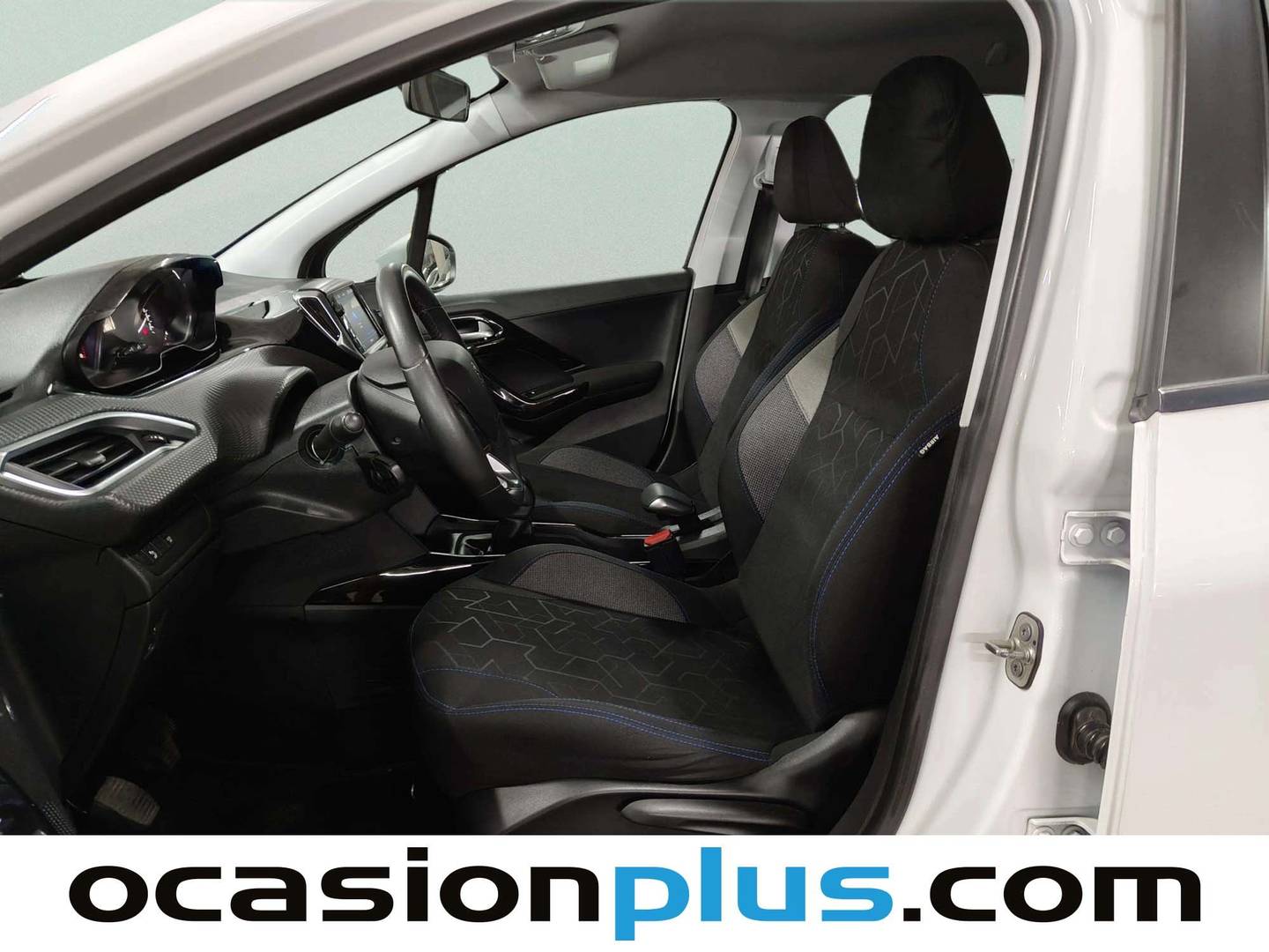 Foto asientos delanteros Peugeot 2008 Peugeot 2008 BlueHDi 100 Signature (100 CV)