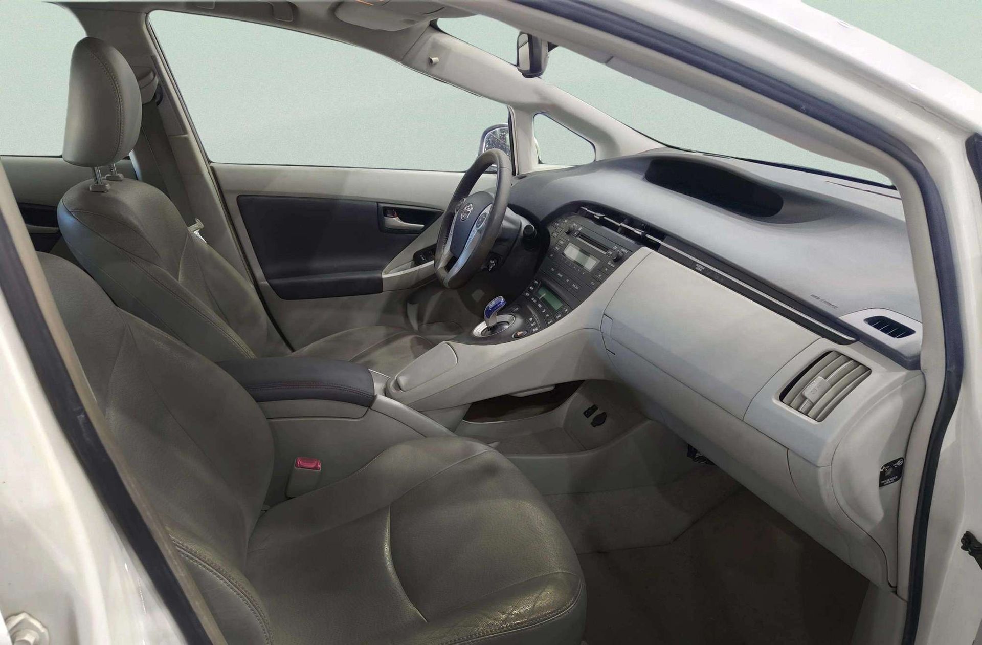 Toyota Prius 1.8 HSD Executive - foto 19