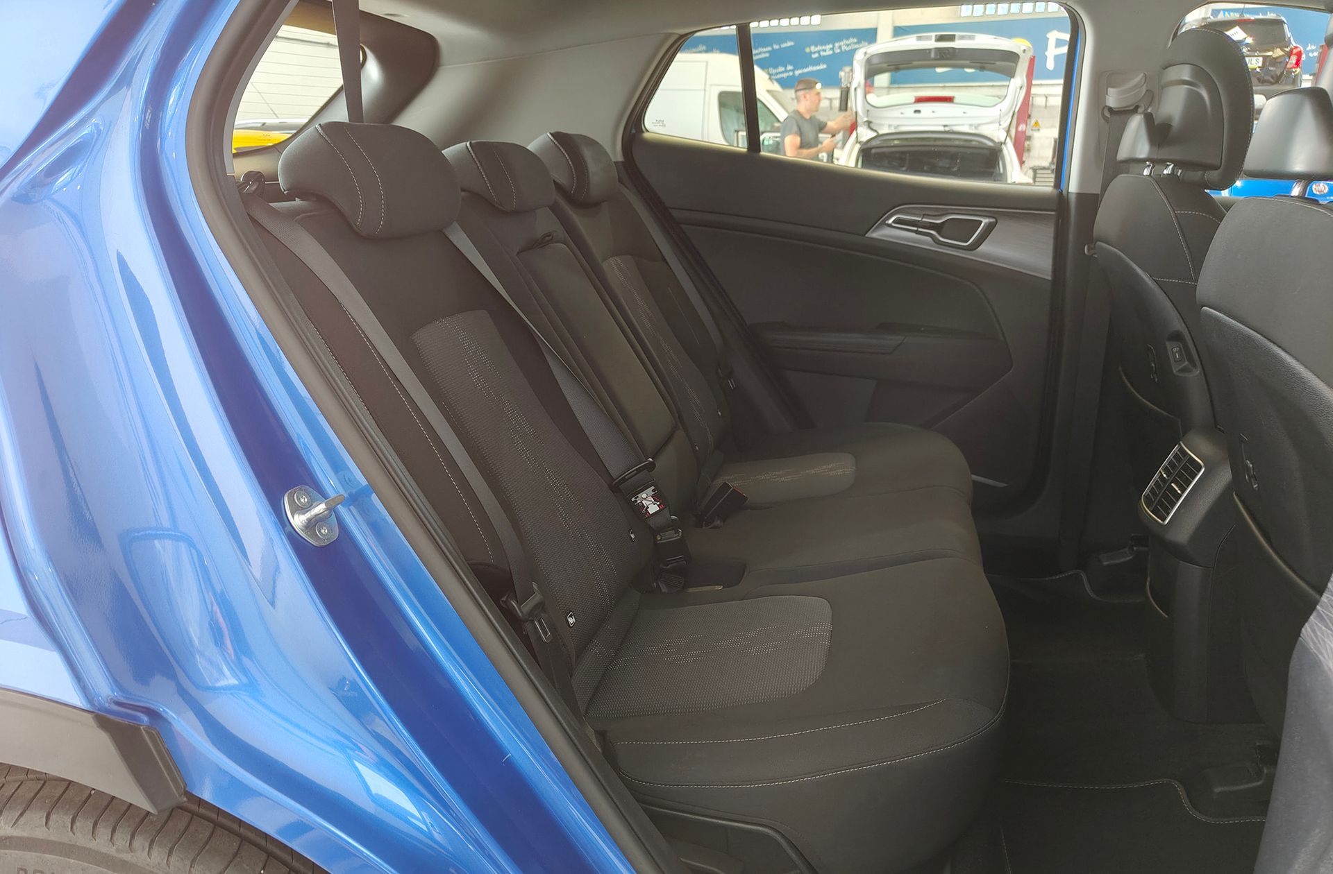 Kia Sportage 1.6 T-GDi MHEV Drive 4x2 - foto 17