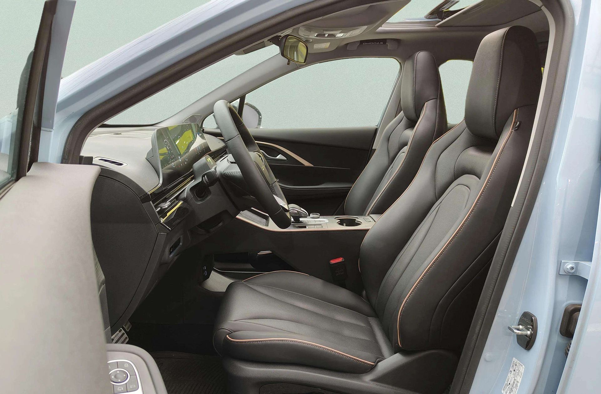 Omoda 5 1.6 T-GDi Premium DCT - foto 12