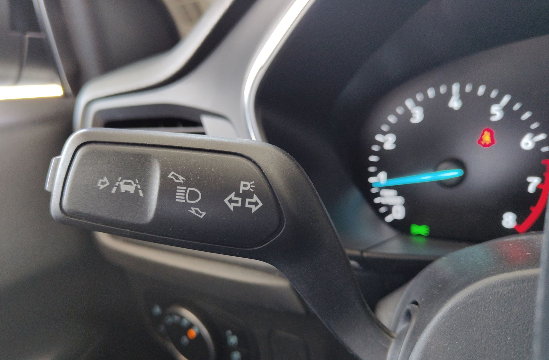 Ford Focus 1.0 EcoBoost Titanium - foto 26
