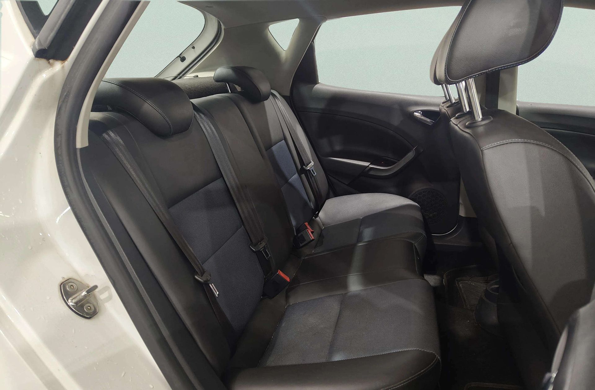SEAT Ibiza 1.4 TDI Style Connect - foto 13