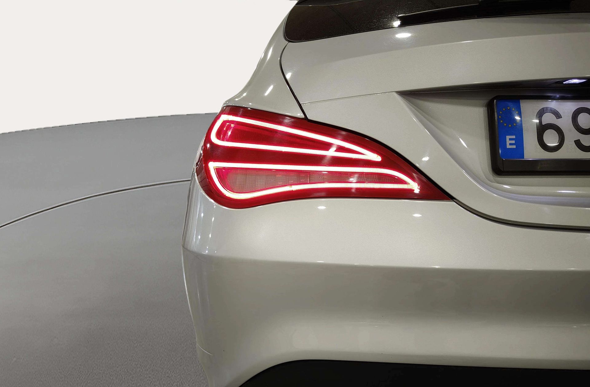 Mercedes-Benz CLA Shooting Brake CLA 200 d AMG Line - foto 14