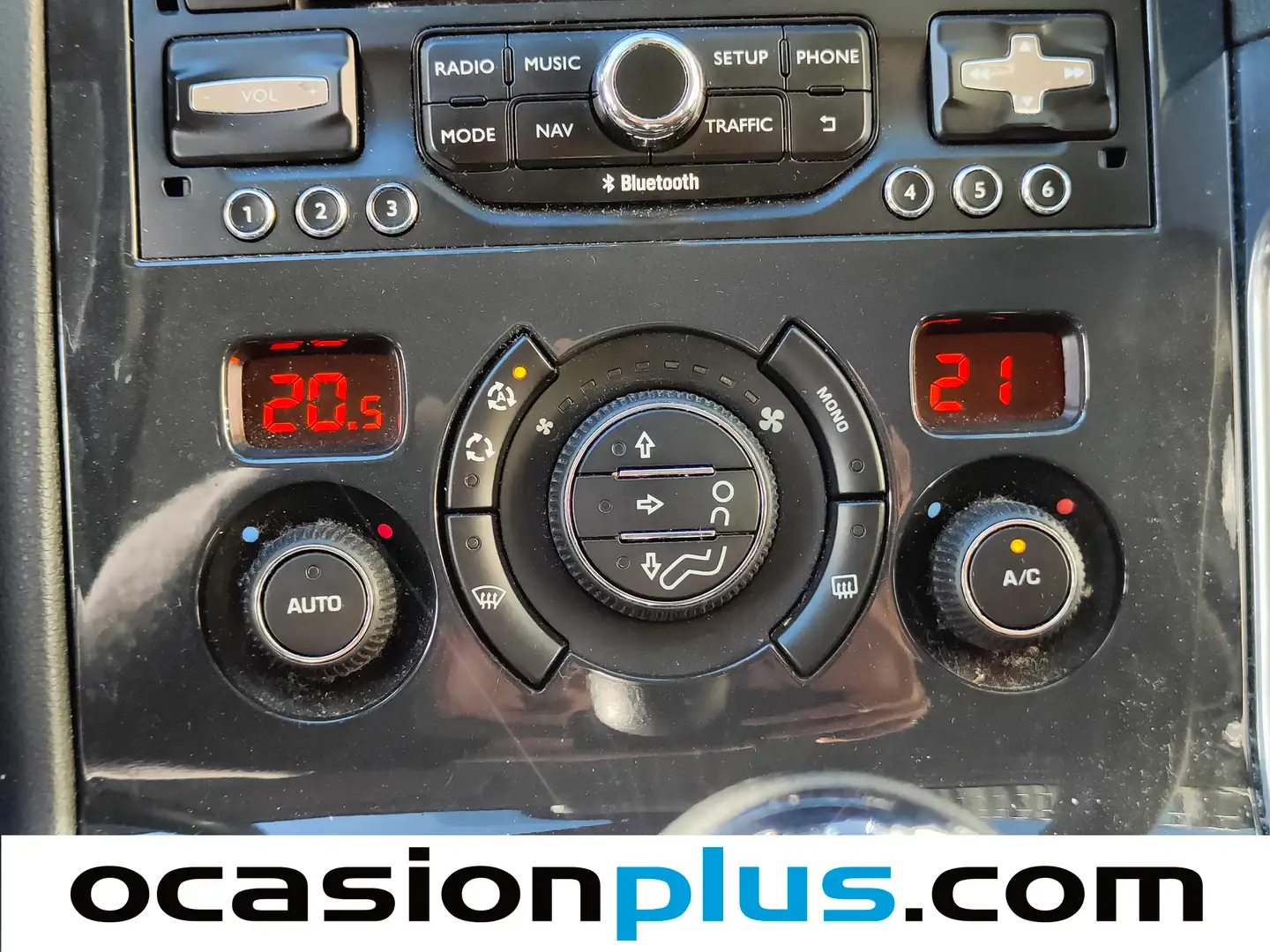 Foto Peugeot 3008 Peugeot 3008 1.6 VTI Style (120 CV)