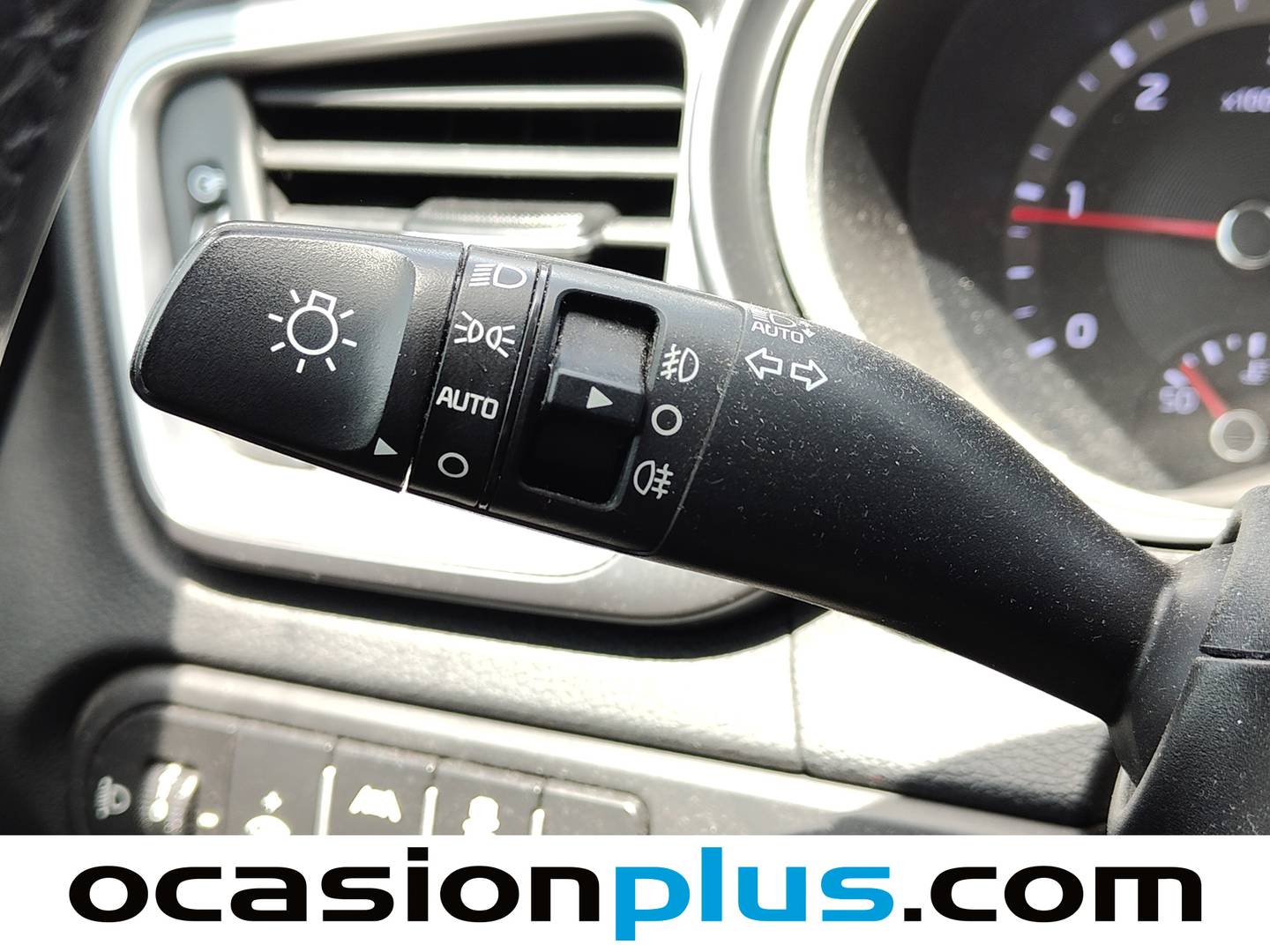 Equipamiento del KIA Ceed Tourer KIA Ceed Tourer 1.6 MHEV iMT Drive (136 CV)