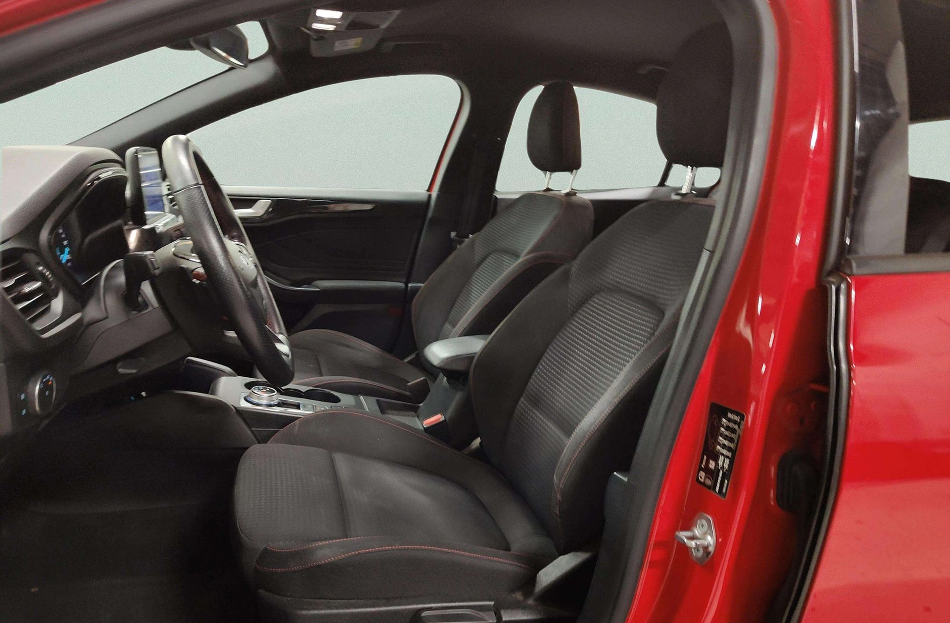 Ford Focus 1.0 EcoBoost ST-Line - foto 12