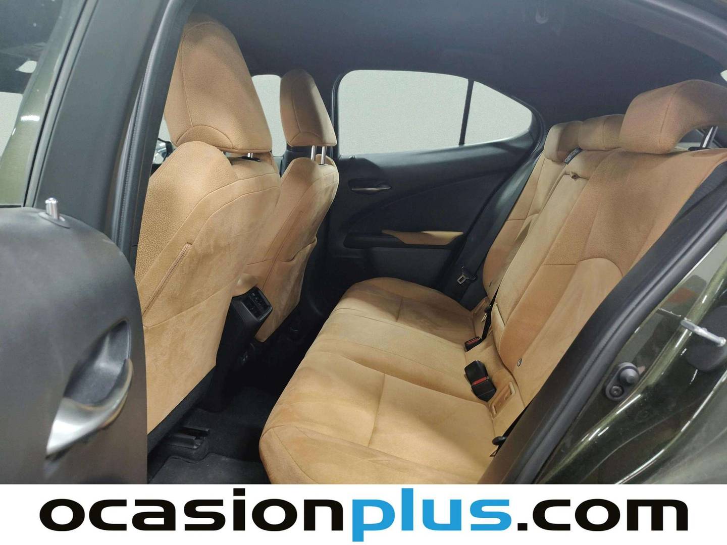 Foto asientos traseros Lexus UX Lexus UX UX 300h Plus (199 CV)